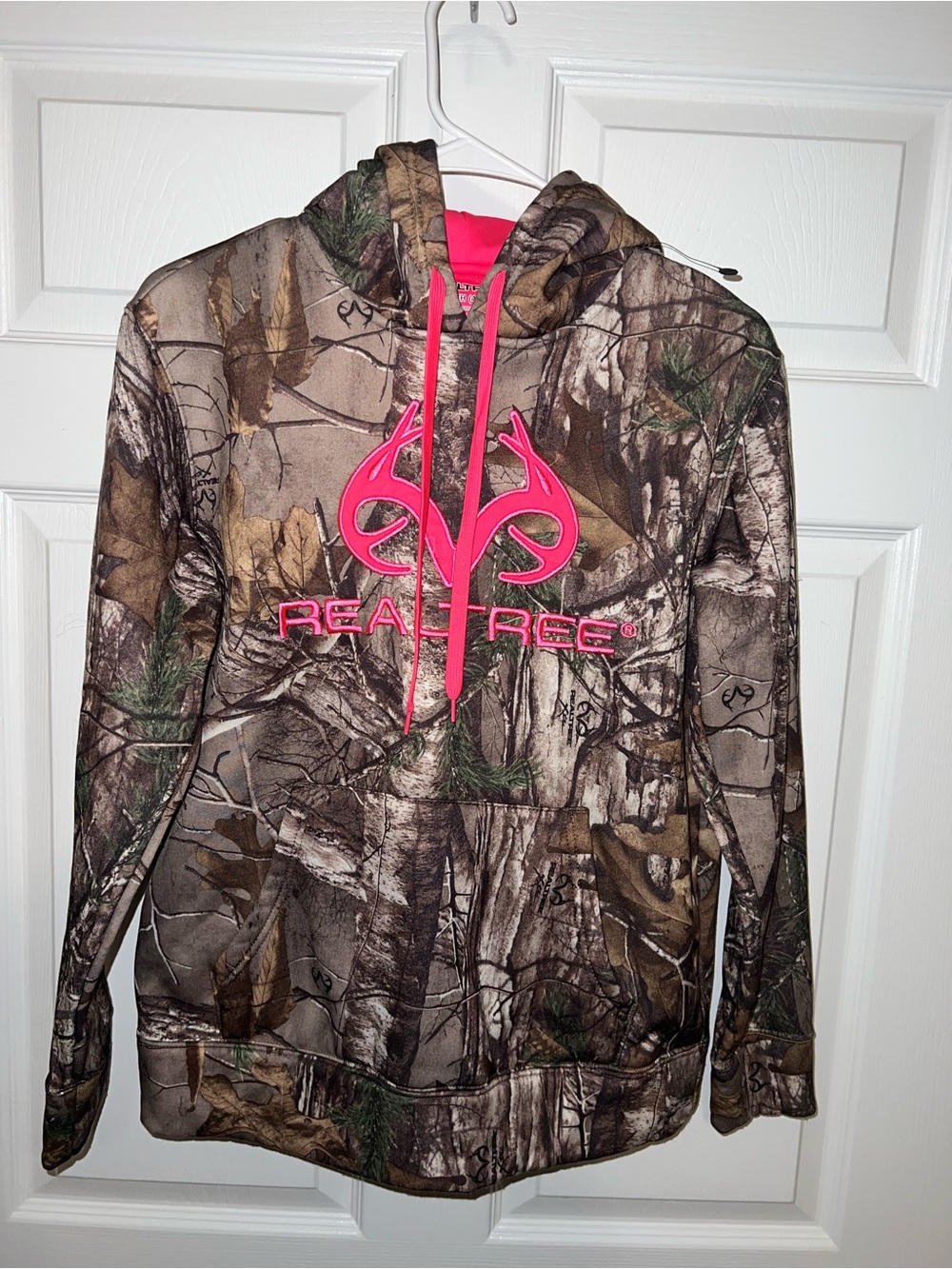 Realtree Women's Woodland Camo Hoodie with Pink Logo S-4/6